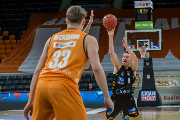 年运动员的 年运动员的