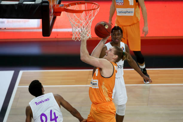 通过政府 通过政府