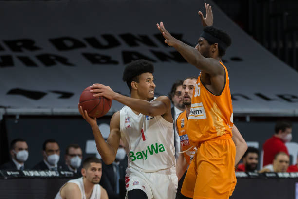 他不仅具备 他不仅具备